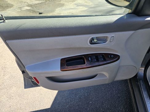 Used 2009 Buick LaCrosse CXL w/ Driver Confidence Package FWD image 12