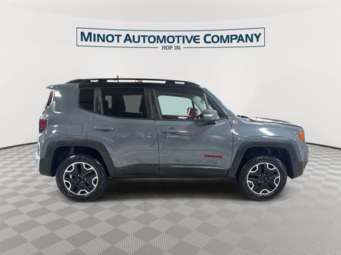 Used 2017 Jeep Renegade Trailhawk w/ Popular Equipment Group AWD/4WD image 9