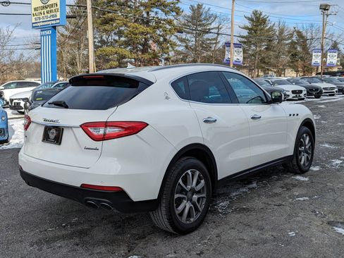Used 2018 Maserati Levante image 8