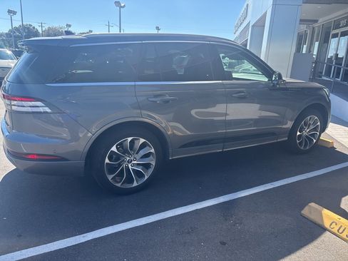 Used 2022 Lincoln Aviator Grand Touring w/ Equipment Group 301A image 3