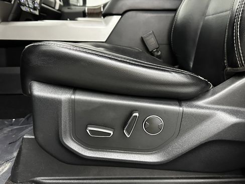 Used 2019 Ford F250 Lariat w/ Chrome Package image 14