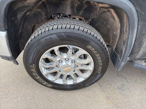 Used 2024 Chevrolet Silverado 2500 LTZ w/ LTZ Convenience Package image 12