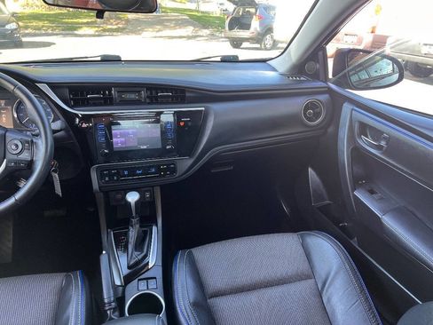 Used 2017 Toyota Corolla SE image 12