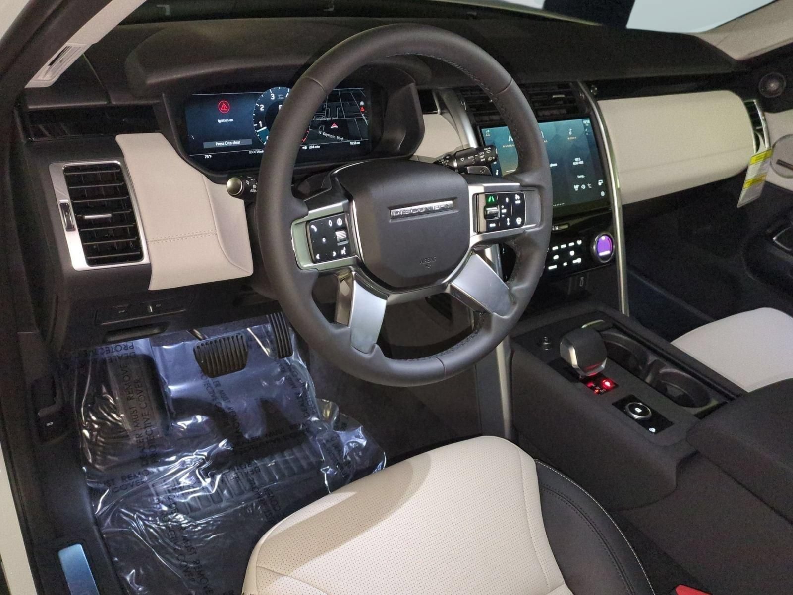 New 2026 Land Rover Discovery S AWD/4WD image 16