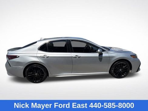 Used 2023 Toyota Camry XSE FWD image 9