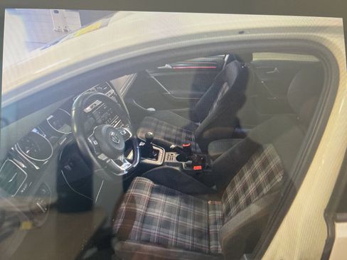 Used 2018 Volkswagen GTI S FWD image 8