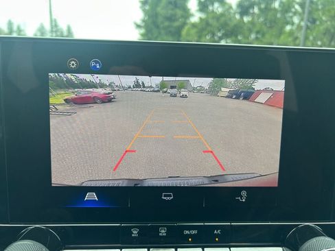 Used 2023 Chevrolet Colorado Trail Boss w/ Advanced Trailering Package AWD/4WD image 18