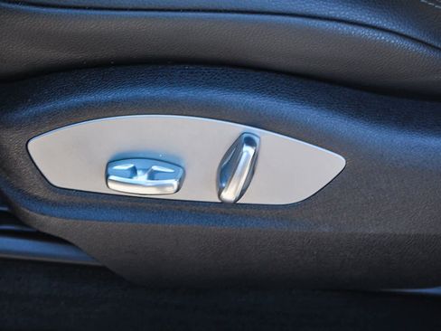 Used 2020 Porsche Macan image 21