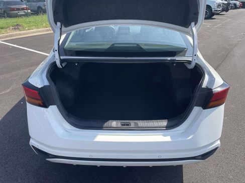 Used 2025 Nissan Altima 2.5 S FWD image 10