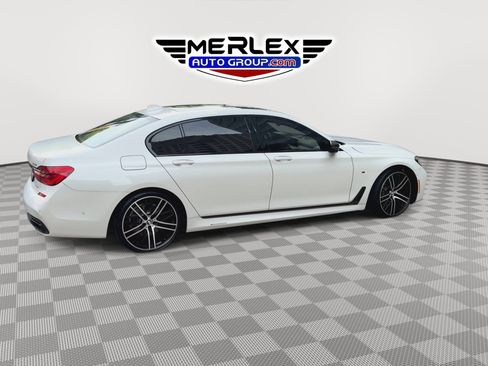 Used 2017 BMW 750i RWD image 8