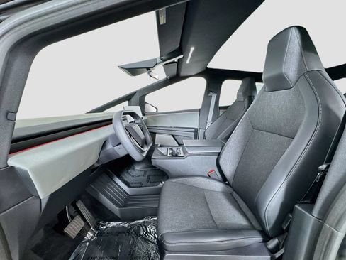 Used 2025 Tesla Cybertruck 2WD Crew Cab image 12