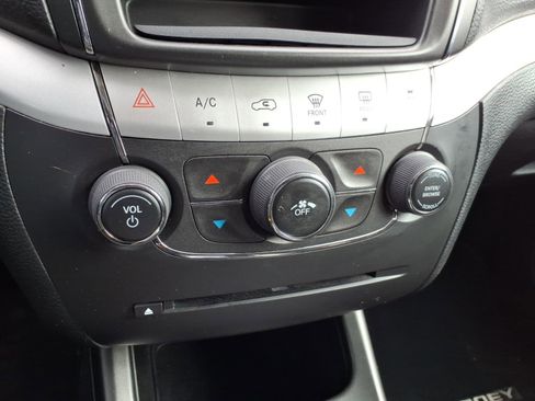 Used 2017 Dodge Journey SE FWD image 22