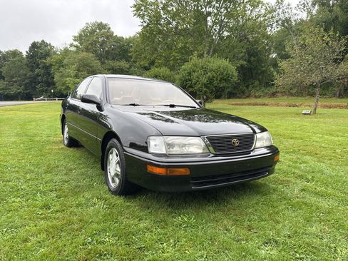 Used 1995 Toyota Avalon XLS FWD image 2