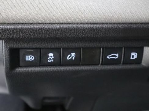 Used 2025 Toyota Camry SE w/ Convenience Package FWD image 22