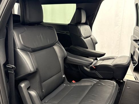Used 2025 Ford Expedition Max Platinum w/ Stealth Performance Package AWD/4WD image 34