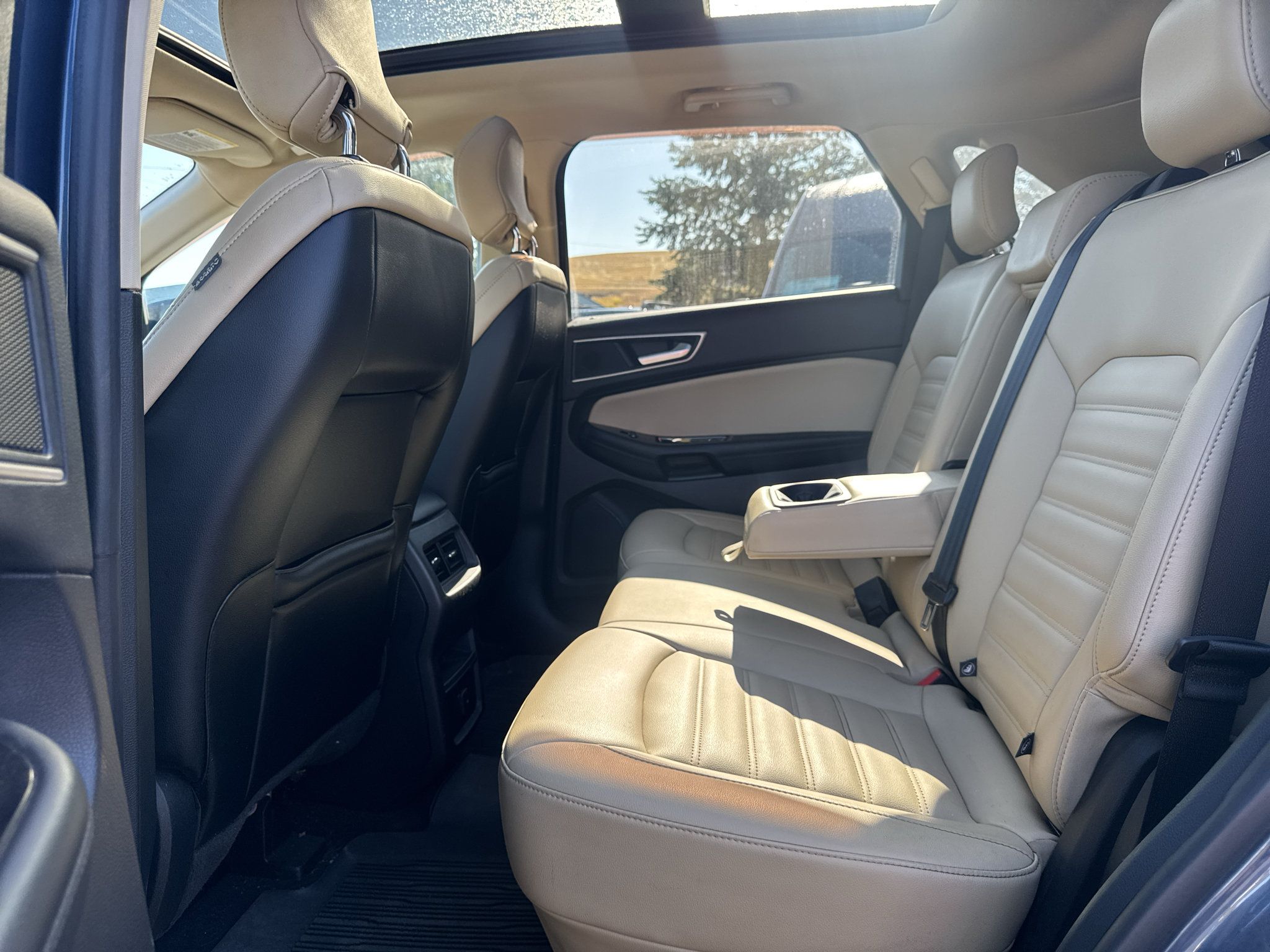 Used 2019 Ford Edge SEL w/ Cold Weather Package AWD/4WD image 13