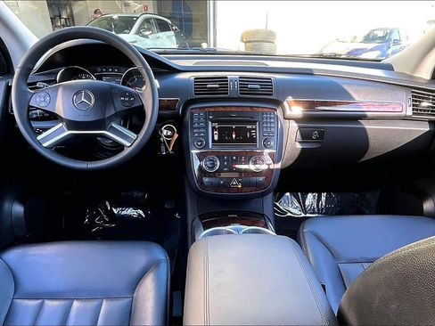 Used 2010 Mercedes-Benz R 350 4MATIC image 21