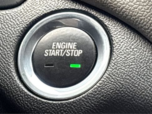 Used 2022 Chevrolet Equinox LS w/ LS Convenience Package image 4