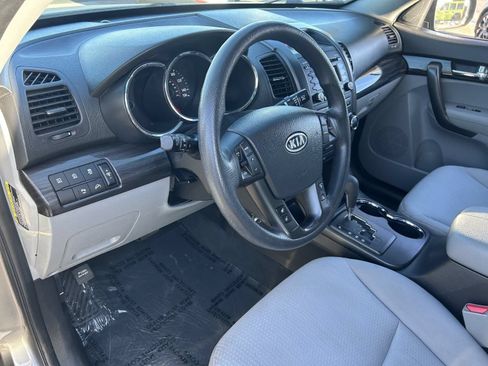 Used 2012 Kia Sorento LX w/ Convenience Pkg FWD image 21