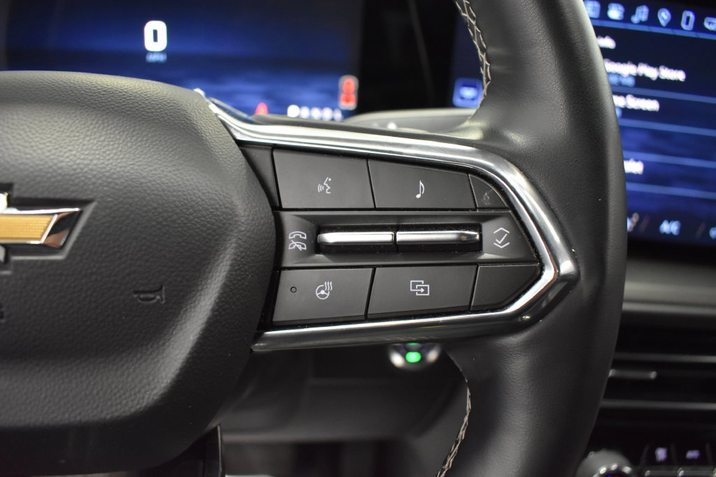 Used 2025 Chevrolet Traverse LT FWD image 33
