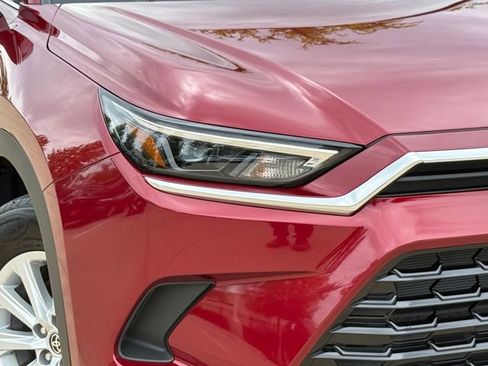 Used 2026 Toyota Grand Highlander AWD image 3