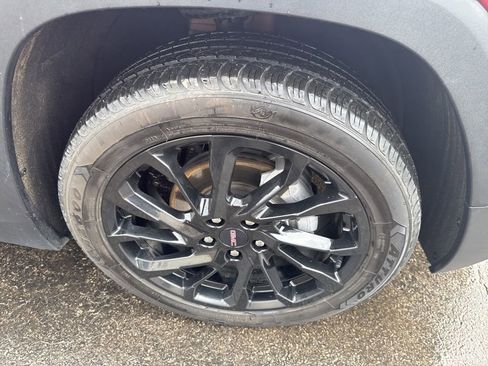 Used 2023 GMC Terrain SLT w/ Elevation Edition image 59