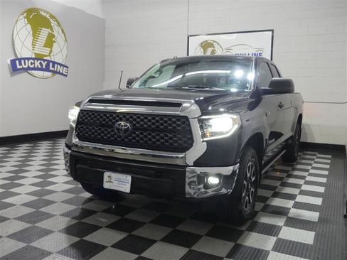Used 2018 Toyota Tundra SR5 w/ TRD Off Road Package AWD/4WD image 4