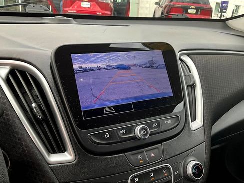 Used 2024 Chevrolet Malibu LT image 14