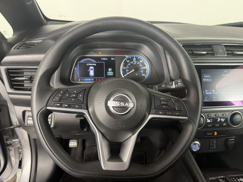 Used 2025 Nissan Leaf S FWD image 20