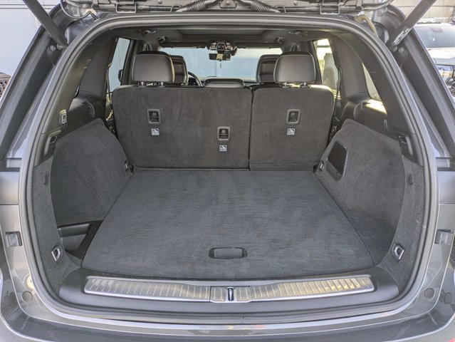 Certified 2022 Jeep Grand Cherokee Overland w/ Luxury Tech Group IV AWD/4WD image 12