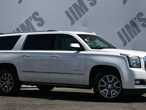Used 2017 GMC Yukon XL Denali w/ Open Road Package AWD/4WD image 3