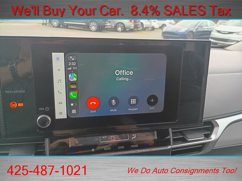 Used 2025 Toyota Sienna LE FWD image 32