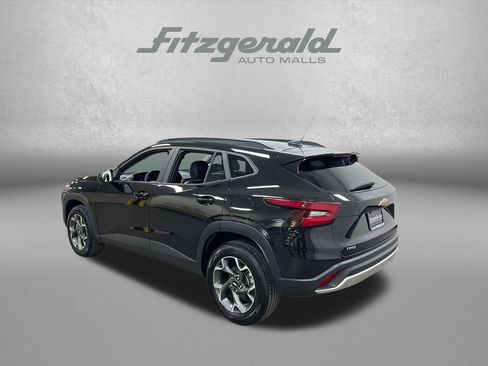 Used 2024 Chevrolet Trax LT FWD image 3