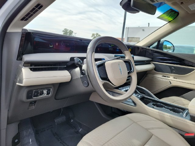 Used 2024 Lincoln Nautilus Premier AWD/4WD image 6