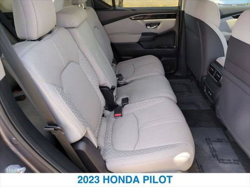 Used 2023 Honda Pilot LX image 24