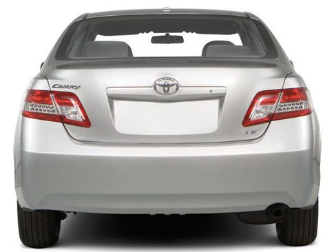 Used 2010 Toyota Camry LE image 6