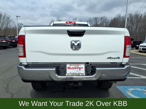 Used 2022 RAM 2500 Tradesman w/ Chrome Appearance Group AWD/4WD image 3