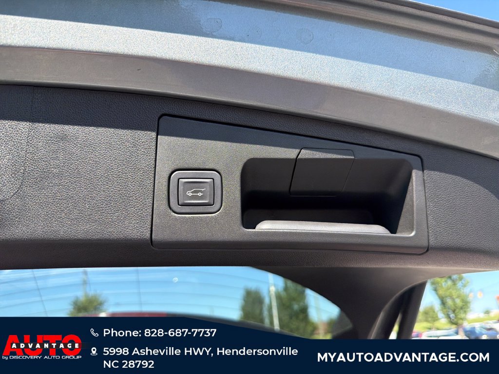 Used 2025 Cadillac XT4 Premium Luxury AWD/4WD image 37