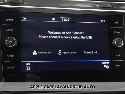 Used 2023 Volkswagen Tiguan SE FWD image 8
