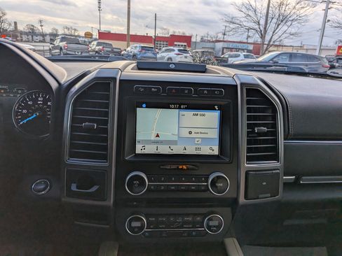 Used 2018 Ford Expedition Platinum image 19