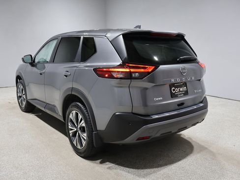 Used 2023 Nissan Rogue SV image 5