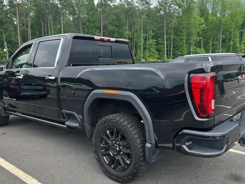 Used 2022 GMC Sierra 2500 Denali w/ Denali Black Diamond Edition AWD/4WD image 2