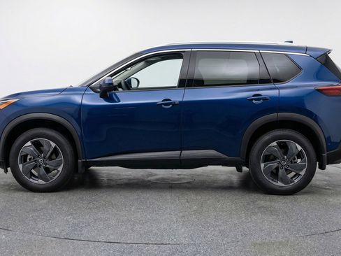 Used 2025 Nissan Rogue SV image 5