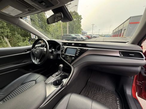Used 2020 Toyota Camry SE w/ 4 Season Floor Mat Package FWD image 12