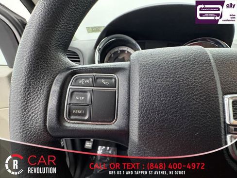 Used 2019 Dodge Grand Caravan SE w/ UConnect Hands-Free Group image 15