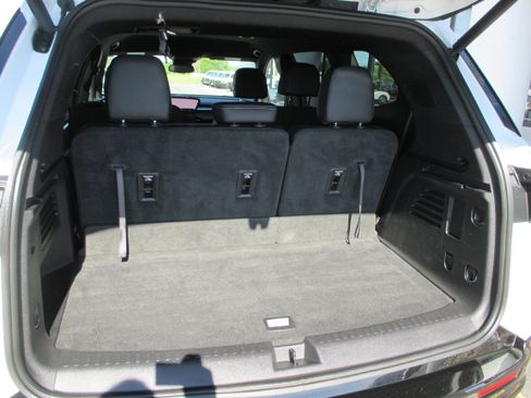 Used 2025 Buick Enclave Sport Touring AWD/4WD image 10