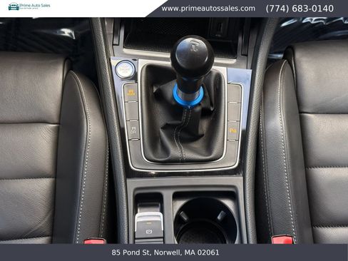 Used 2017 Volkswagen Golf 4-Door AWD/4WD image 18