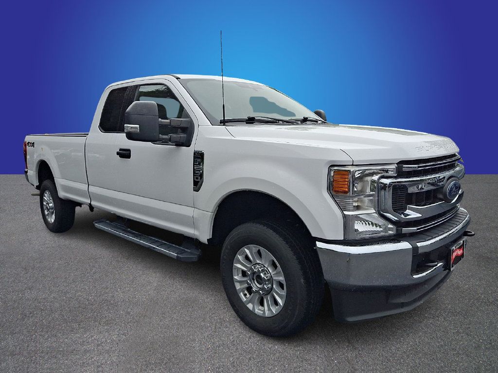 Used 2022 Ford F250 XLT AWD/4WD image 3