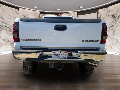 Used 2005 Chevrolet Silverado 2500 LT w/ Heavy-Duty Power Package AWD/4WD image 7