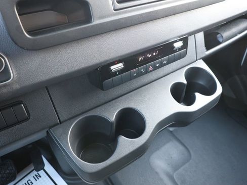 Used 2025 Mercedes-Benz Sprinter 2500 image 16